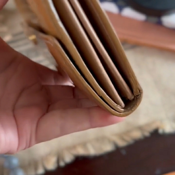 patent leather vintage louis vuitton crossbody - Picture 3 of 7